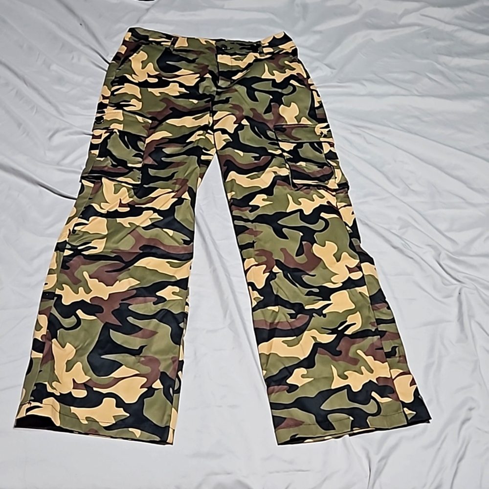 Camo flare pants